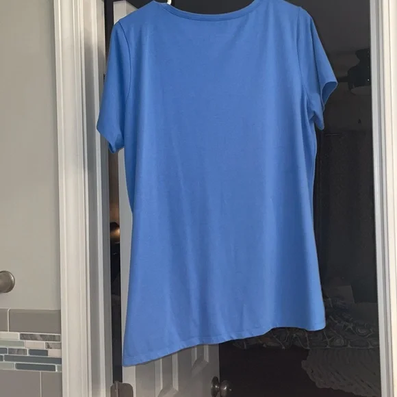 Belle by Kim Gravel Twisted- Hem Top Medium - Picture 3 of 5